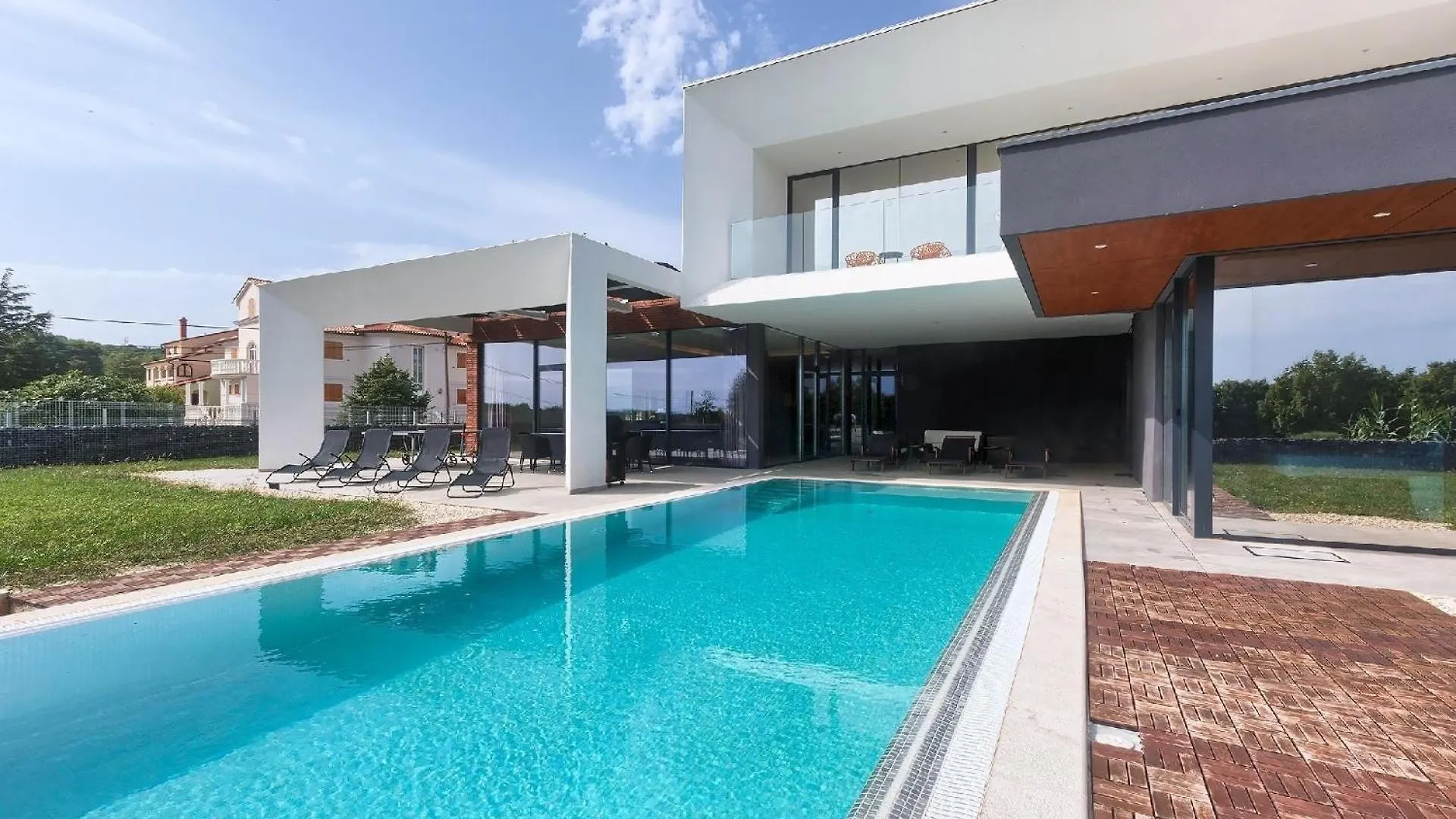 Ferienhaus Mit Privatpool Fuer 10 Personen Ca 250 Qm In Liznjan, Istrien Suedkueste Von Istrien Holiday home